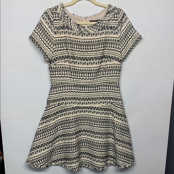 Banana Republic Dresses & Skirts - Banana Republic Black and Cream Geometric Dress